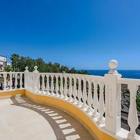 Townhouse Three Bedrooms Paraiso Apartment