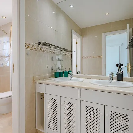 アパート Townhouse Three Bedrooms Paraiso アデヘ